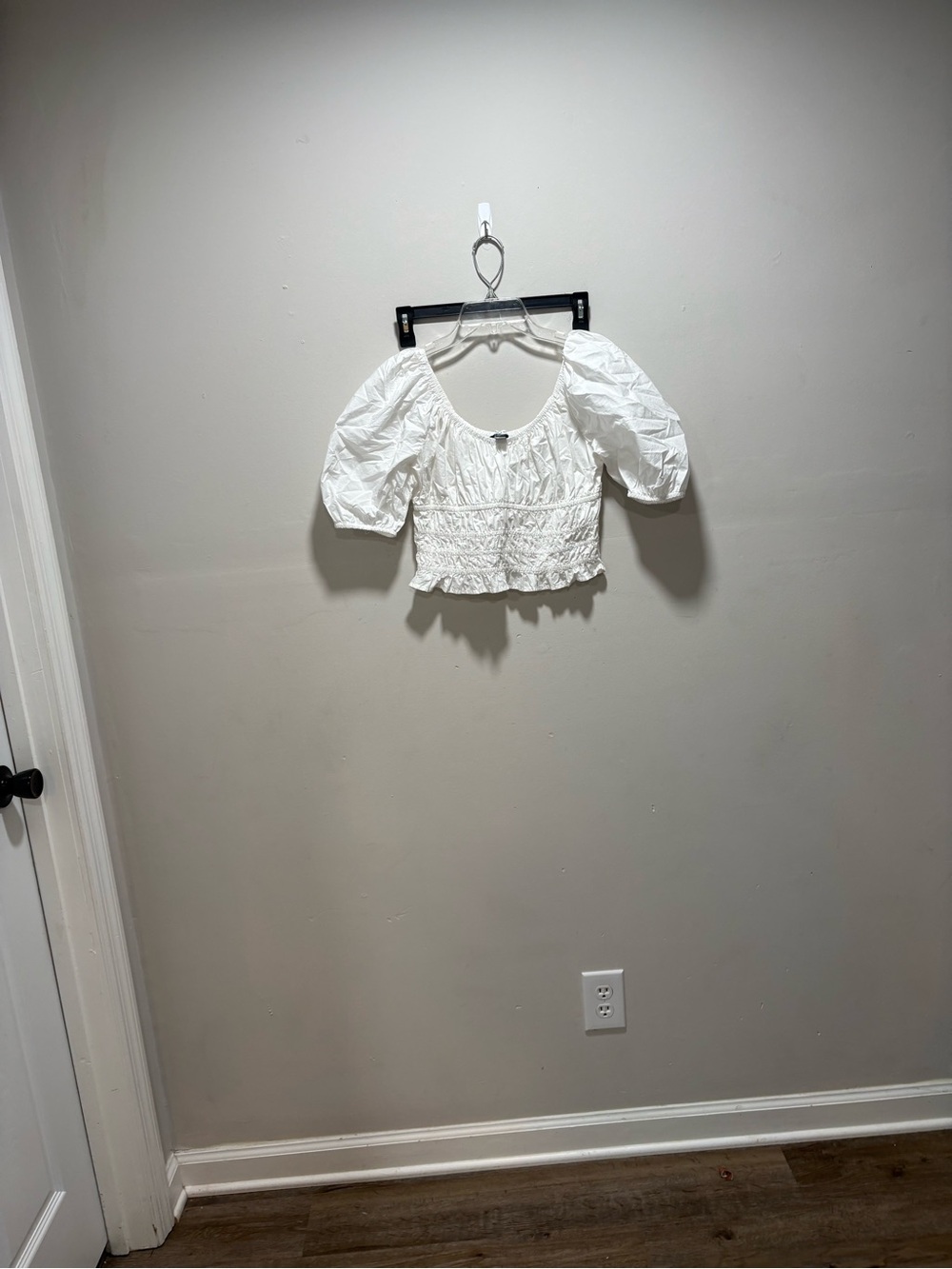 American Eagle Outfitters White Puff-Sleeve Smocked Crop Top